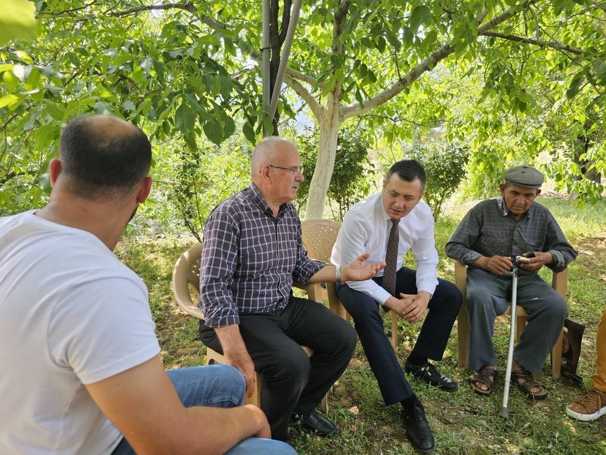 akpartimugla48's tweet photo. Hafta sonu 13 ilçemizde teşkilatlarımız tarafından gerçekleştirilen hane ziyaretlerinde üyelerimizle bir araya geldik; hâllerini hatırlarını sorduk, talep ve düşüncelerini dinledik.

AK Parti teşkilatları, üyeleriyle kurduğu güçlü bağı yalnızca seçim dönemlerinde değil, yılın her günü yaşatan büyük bir ailedir.

Her hanede, her mahallede, her ilçede üyelerimizle omuz omuza; Muğla’mız için çalışmaya devam edeceğiz.