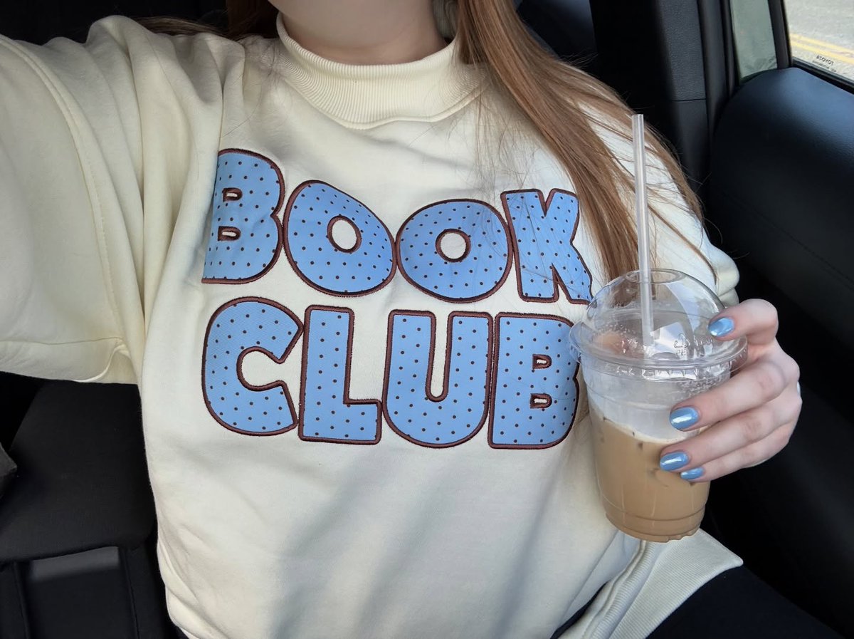 emmathompson8lf's tweet photo. Sundays are for slow mornings and book clubs. https://t.co/HbbZ4fdkpo