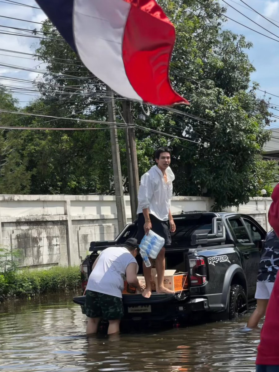 maetooksataban's tweet photo. เรารักกำนันเปี๊ยก(ตรีคุง) 😭🤲🏻❤️🫂

#ตรีภรภัทร #treporapat https://t.co/Kn6kN7b7bk