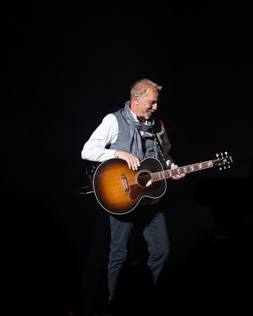 KevinCostncz's tweet photo. COMMENT WHAT Y’ALL THINK OF THE CURRENT KEVIN COSTNER &amp; MODERN-WEST BAND🎸
#modernwestband #KevinCostnerLove #KevinCostnerFans #CostnerFans #HollywoodLegend #HollywoodIcon #MovieLegend #LegendaryActor #TeamCostner https://t.co/Vgx1rTeL52