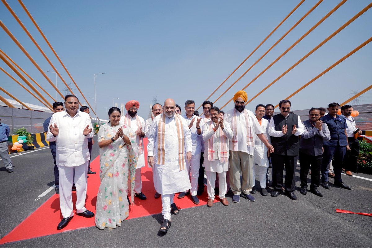CMODelhi's tweet photo. A major infrastructure push for Delhi. Hon’ble Union Home & Cooperation Minister Shri @AmitShah Ji inaugurated Barapulla Elevated Road Phase-III and the Mukarba Chowk Underpass, and laid the foundation stones for the Modi Mill–Savitri Cinema Flyover and Loni Underpass.

With an investment of over ₹1,941 crore, these projects will strengthen East–South and North Delhi connectivity, remove critical traffic bottlenecks and make daily movement faster and smoother.

From Barapulla to Mukarba Chowk, Modi Mill to Loni, Delhi is building the infrastructure of a modern, better-connected capital.

#SevaSankalpAbhiyan 
#ViksitDelhi