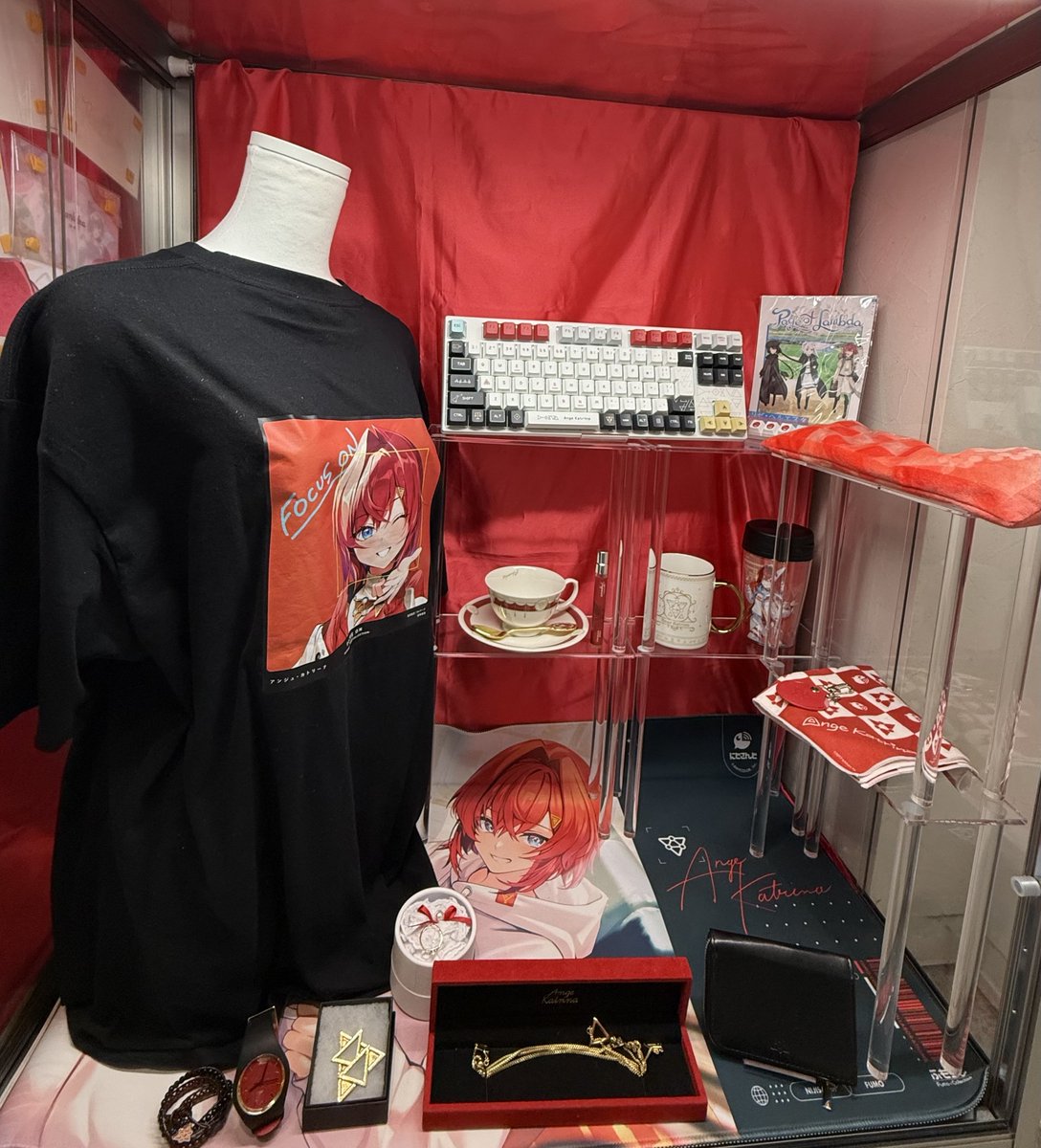 kotobukiya_nmb's tweet photo. 【なんば】
#にじさんじ コトブキヤショップ情報 

『おまたせ、まった？』 

本日9月30日はにじさんじ所属
公式美少女錬金術師⚖【 #アンジュ・カトリーナ 】さんのお誕生日！！🎂✨ 

当店ではお祝いショーケースを展示中です！
是非、お立ち寄りください！

#アンジュ爆誕 https://t.co/Da5rJV09jh