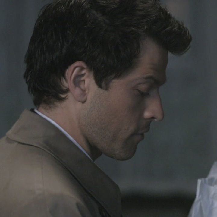 lovefoolcastiel's tweet photo. I like when his hair does this https://t.co/cV4zdswcRS