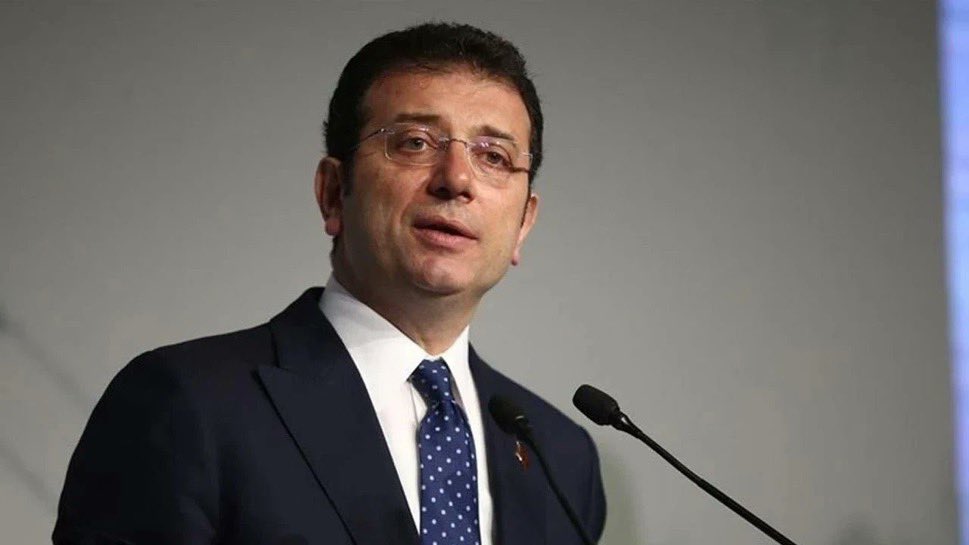 ToplumsalMht217's tweet photo. Ekrem İmamoğlu, "Seni bekliyoruz başkanım" diye seslenen bir vatandaşa: 
 
"Beni beklemeden harekete geçin, biz sonra katılırız aranıza.”