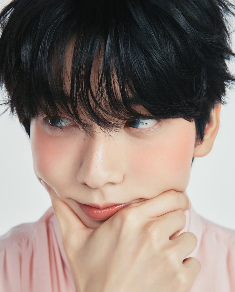 non_moa_1205's tweet photo. ほっぺたがほんのりピンクのヨンモン💗
パパと一緒でよく似合う💗
かわいいーー💗 https://t.co/5fCvziPJTJ