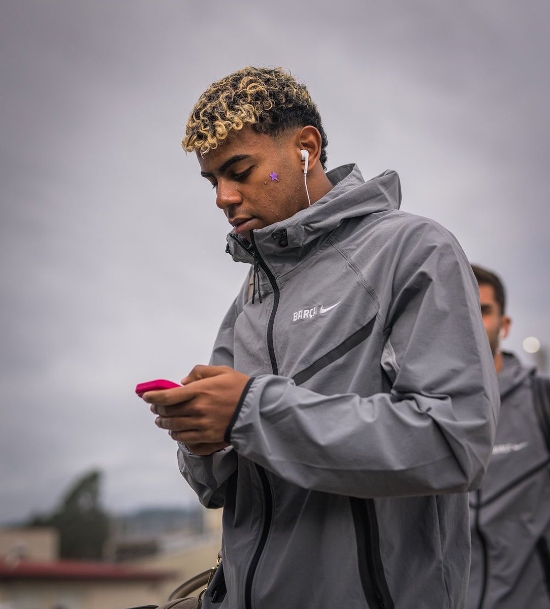 Tobs_fc's tweet photo. Olise has never scored a goal against Yamal 
Olise has never assisted a goal against Yamal 
Olise has never won a game against Yamal 

Meanwhile Yamal has done all this against Olise 4 good times. 😭 https://t.co/d1Yknbl50O