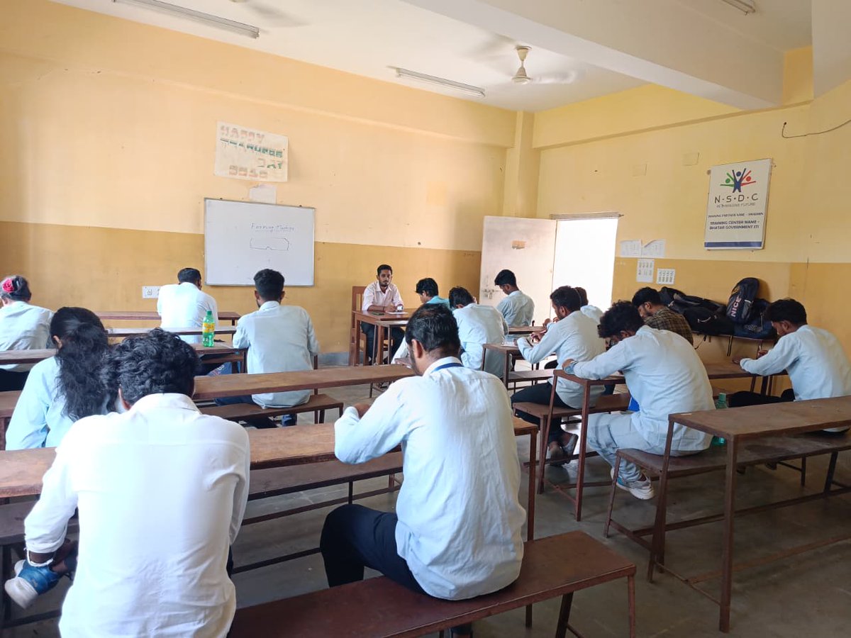 bhatar_iti's tweet photo. 📝 EXAM MOMENTS | 1st INTERNAL EXAMINATION
আজকের দিনটি ছিল মূল্যায়ন, প্রস্তুতি ও আত্মবিশ্বাসের এক গুরুত্বপূর্ণ অধ্যায়। 2nd Year শিক্ষার্থীরা অংশগ্রহণ করেছে 1st Internal Examination-এ—শ্রেণিকক্ষে অর্জিত জ্ঞানকে পরীক্ষার মাধ্যমে যাচাই করার একটি গুরুত্বপূর্ণ ধাপ। https://t.co/iRSYhY62Wz