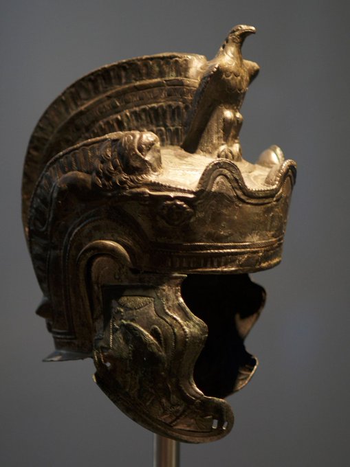 AlexTran677026's tweet photo. In 1979, a farmer plowing near the Roman fort at Theilenhofen, Germany, uncovered a spectacular 2nd‑century A.D. Roman cavalry parade helmet. 
 ph: Pirkheimer (CC BY-SA 3.0) https://t.co/tMz45Hl3r4