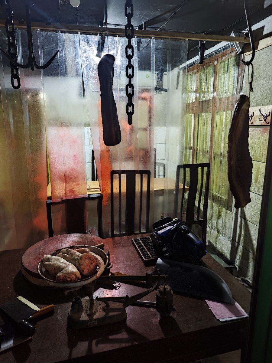 CathernProdehe's tweet photo. Just beat the "Dust Chamber" escape room—3 cryptic locks, 1 hidden cipher, and 0 hints used. Left the owner a note saying “Too easy, next level” https://t.co/e7Oe1saC45