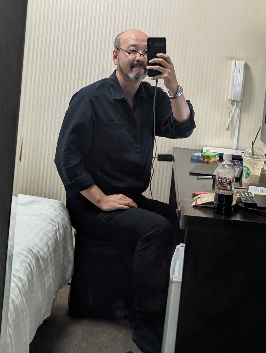 quietcomfort20's tweet photo. ホテルに大きい鏡あると、体型確認で脱いで写真撮りたくなっちゃうよねー。
撮らないけどねー。
てことで飲み会行ってきますー。🍶 https://t.co/IdxEkmCV9G