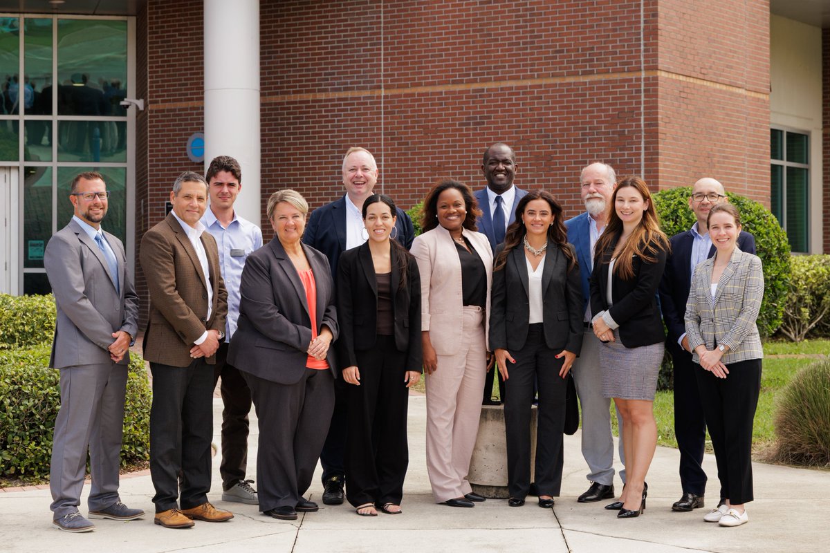 UEL_News's tweet photo. We’re launching our careers-first model in Florida!

From January 2027, UEL USA will bring UEL’s careers-first model to US learners, with career-aligned undergraduate & master’s degrees. A new partnership with @IRSCTheRiver will create progression pathways for associate degree holders.

Professional & Executive Education starts this November.

We’re breaking down barriers, which means more opportunities, expansive global connections and workforce success.

Learn more here: https://t.co/oEFhBufwYP

#TeamUEL

Photos: Indian River State College