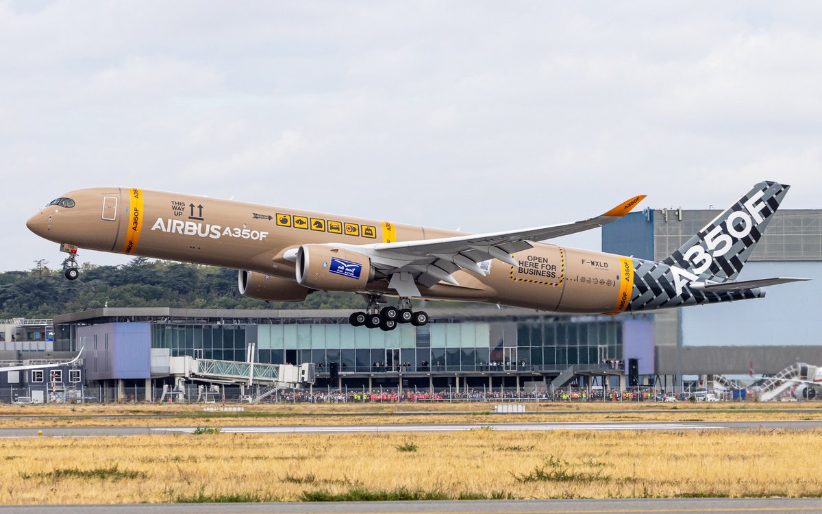 Frenchpainter's tweet photo. The first #Airbus #A350F is airbone ✈️ https://t.co/bctSY3cKog