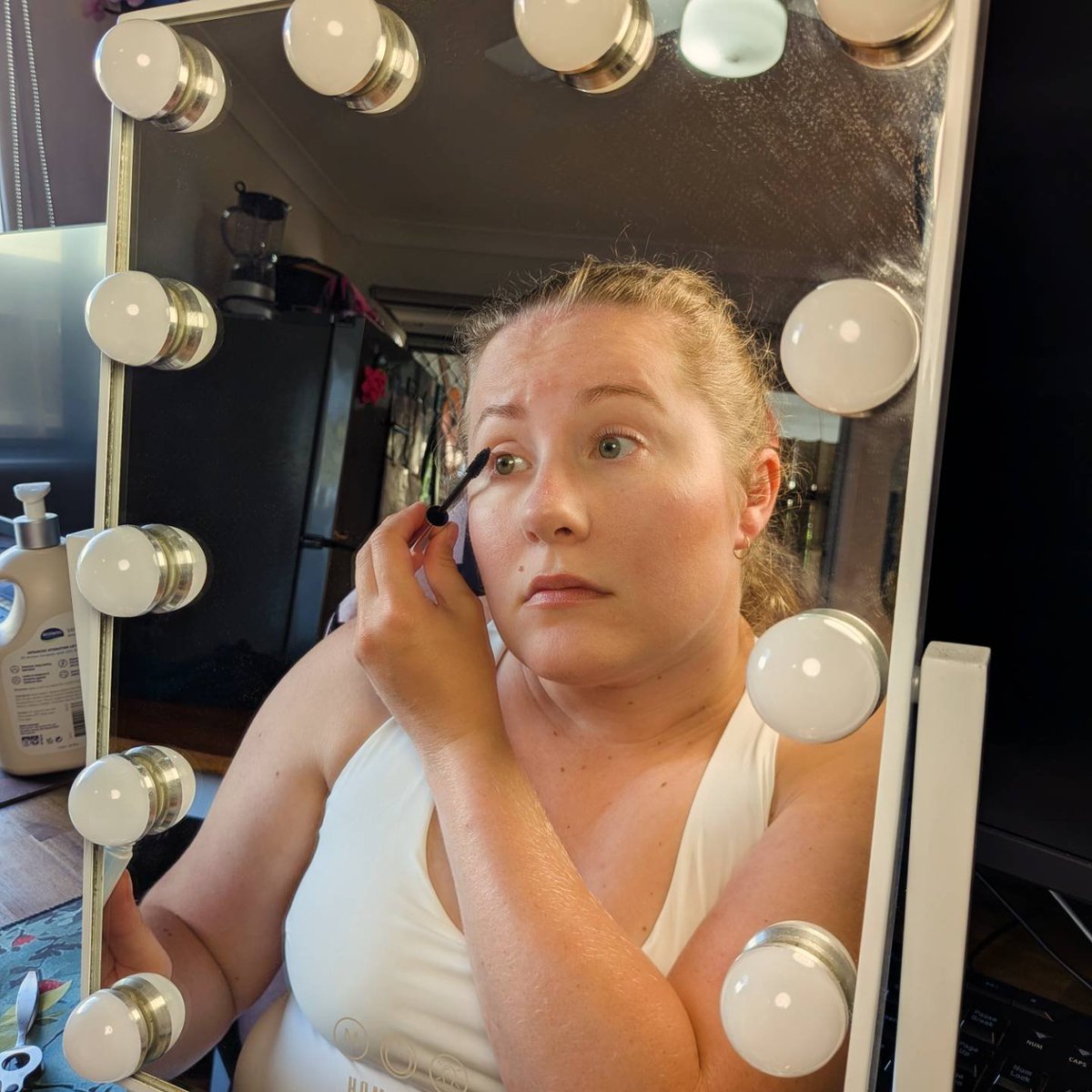 CurvyKitty95's tweet photo. My first post 😘 makeup done ✅ ready to rock and roll! https://t.co/OchA973NPV