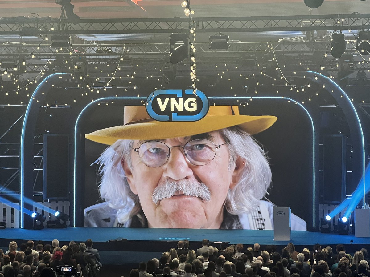ErikBoog's tweet photo. Mooie opening #VNGcongres met Koningin Maxima, minister-president Rob Jetten en natuurlijk Bennie Jolink. Hoopvolle woorden Jetten over samenwerking gemeenten en rijk. We doen het samen! #VNG https://t.co/a3SXFfyW4h