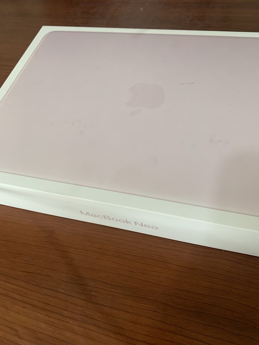pergeka's tweet photo. WTS MACKBOOK NEO 2026 8/256 BARU BELI BOLEH DI CEK SE ADA ADANYA https://t.co/DJHXO9VElX