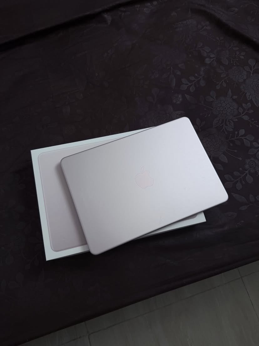 pergeka's tweet photo. WTS MACKBOOK NEO 2026 8/256 BARU BELI BOLEH DI CEK SE ADA ADANYA https://t.co/DJHXO9VElX