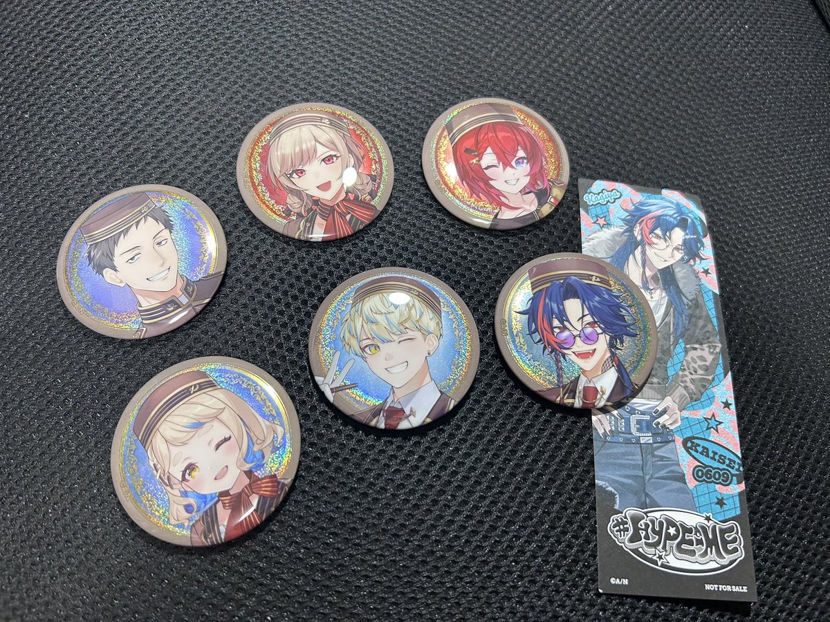 Na_7_7t's tweet photo. フレンとアンジュ欲しさに買ったらどったも出てきてくれた！！豪運！！
魁星くんも特典＆缶バッジ出揃ったの最高すぎた😌😌😌 https://t.co/zwrgUvvNEi