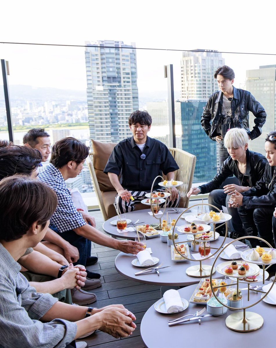 woo_treasure_sa's tweet photo. 朝光さんお笑いに真剣すぎる https://t.co/iGutCNaZNg
