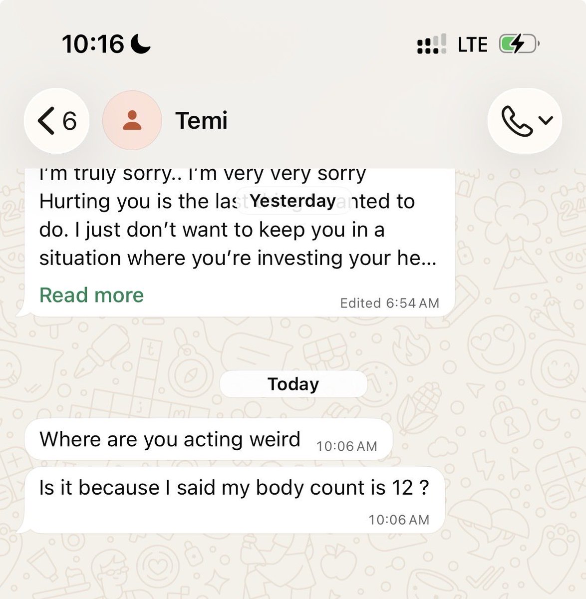 Dammyswago's tweet photo. E no reach to act weird ? 😹😭 https://t.co/w8GJa1BjQp