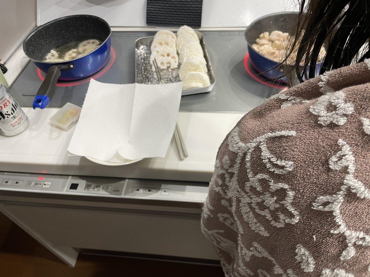 backs2gr's tweet photo. 長女と晩御飯準備中 https://t.co/JrKREakcsm