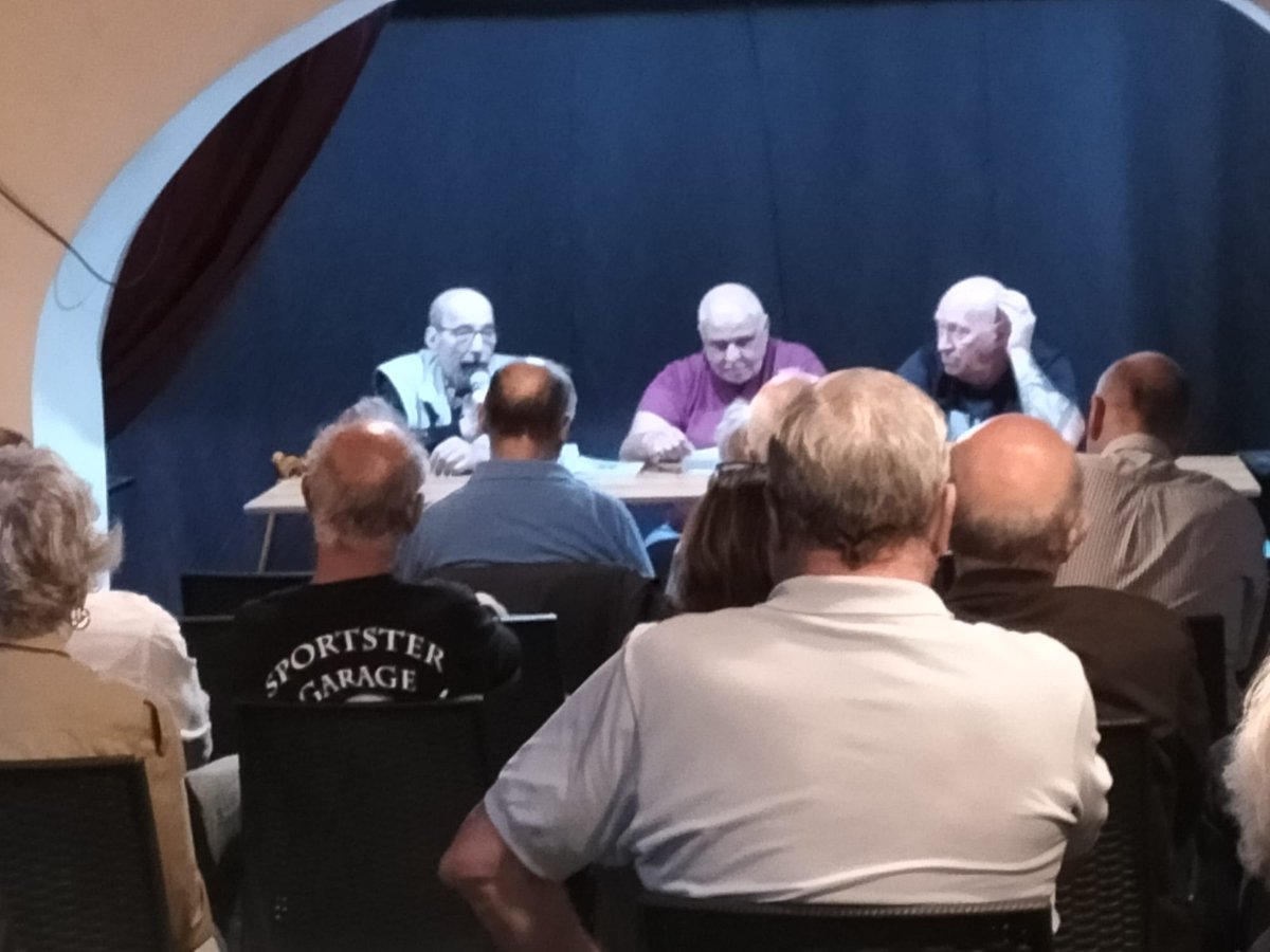 fabio_bellani's tweet photo. Un saluto e un ringraziamento a quanti sono intervenuti domenica 
alla presentazione del libro Confesso che ho vissuto Storie di Avanguardia Nazionale, a Frascati https://t.co/DNFqyOzokX