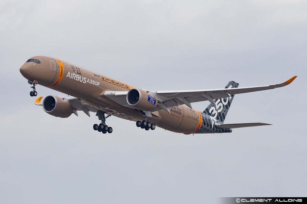 CAlloing's tweet photo. And she is in the sky 🥰🥰🥰 First flight today at #Toulouse #Airport for the first @Airbus #A350F #FWXLD. Follow #AIB01LD on @AirNavRadar #Avgeeks #Avgeek https://t.co/yanAkUXD38