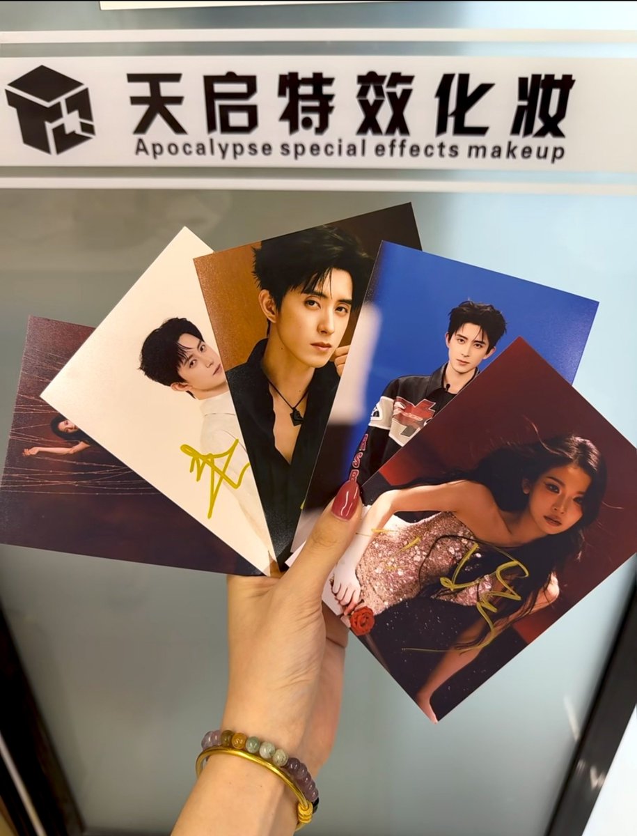 nvdrama_'s tweet photo. SFX makeup staff praising Miaoyi & Ruipeng on the set of #ToDefyTheStars
" They respect every staff members, have no airs, & appreciate the hard work behind the scenes,So humble and polite on and off screen "
#ZhangMiaoyi #AoRuipeng https://t.co/qOoNgDlHXF