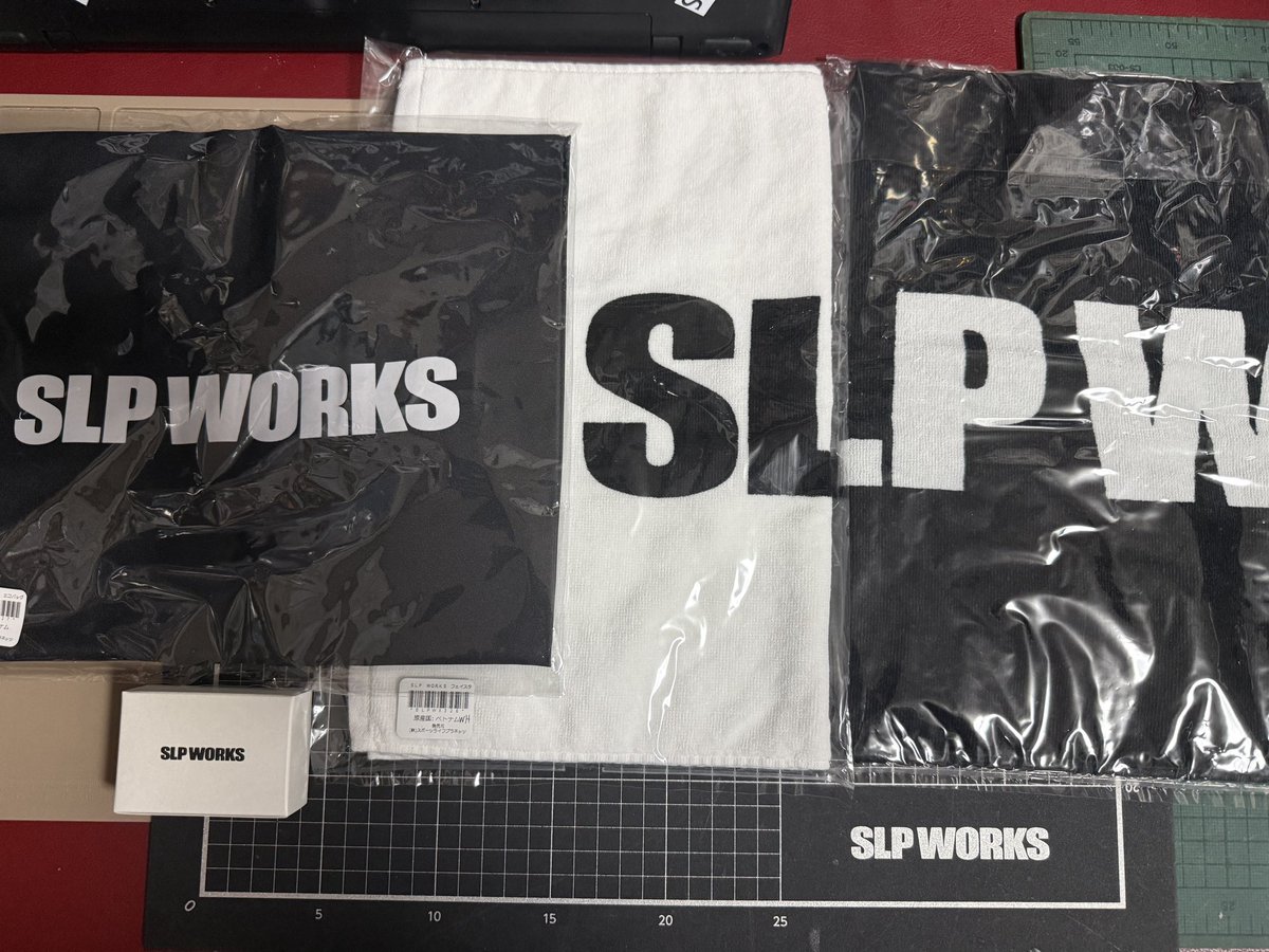 DoM_OneAndOnly's tweet photo. ＼(^o^)／
SLP WORKSさんから着弾っす❣️🤩✨

エコバッグにフェイスタオル白&amp;黒とIシェイプコルククレヨンノブ♪🤗✨

#slp
#slpworks https://t.co/FqHQevWpkJ