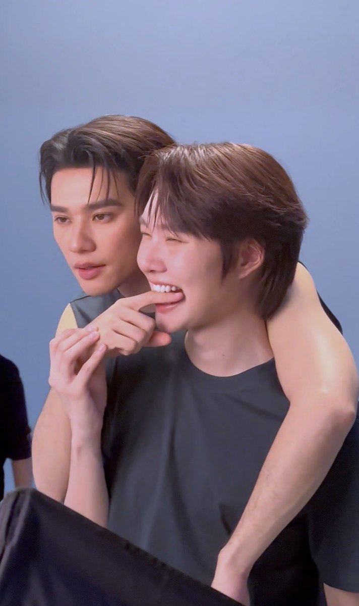 Vivianna130745's tweet photo. พึ่งเคยเห็นคนชอบโดนกัด 

#KengNamping #เก่งน้ำปิง https://t.co/bTMSV5lcHS