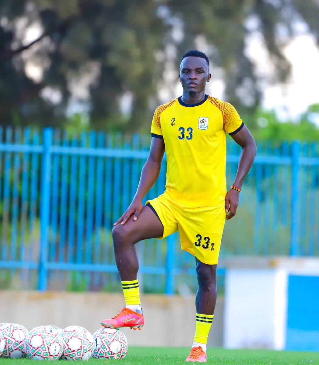 BeatFMUganda's tweet photo. Mu mupiira Uganda mwe yazannyira Tunisia omuzannyi Hillary Mukundane owa kiraabu ya Vipers yekka yeyalabikira mu kisaawe kw’abo abaguzannyira wano mu ggwanga, ku mulundi guno nga Uganda egenda kwambalagana ne Tunisia, wandiygadde nkyuukakyuuka ki gwe nga munna Uganda? #BeatFm https://t.co/6L8azJxyNi