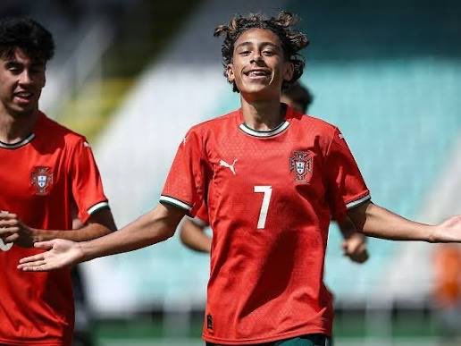Manutd_addicts's tweet photo. 🚨🚨🚨

BREAKING:

Manchester United make their move for Mezian Mesloub Soares (16)

He will be the upgrade replacement for JJ Gabriel

Manutd scouts describe him as 10 times the player JJ Gabriel is.

#MUFC https://t.co/RkHMx6zD76