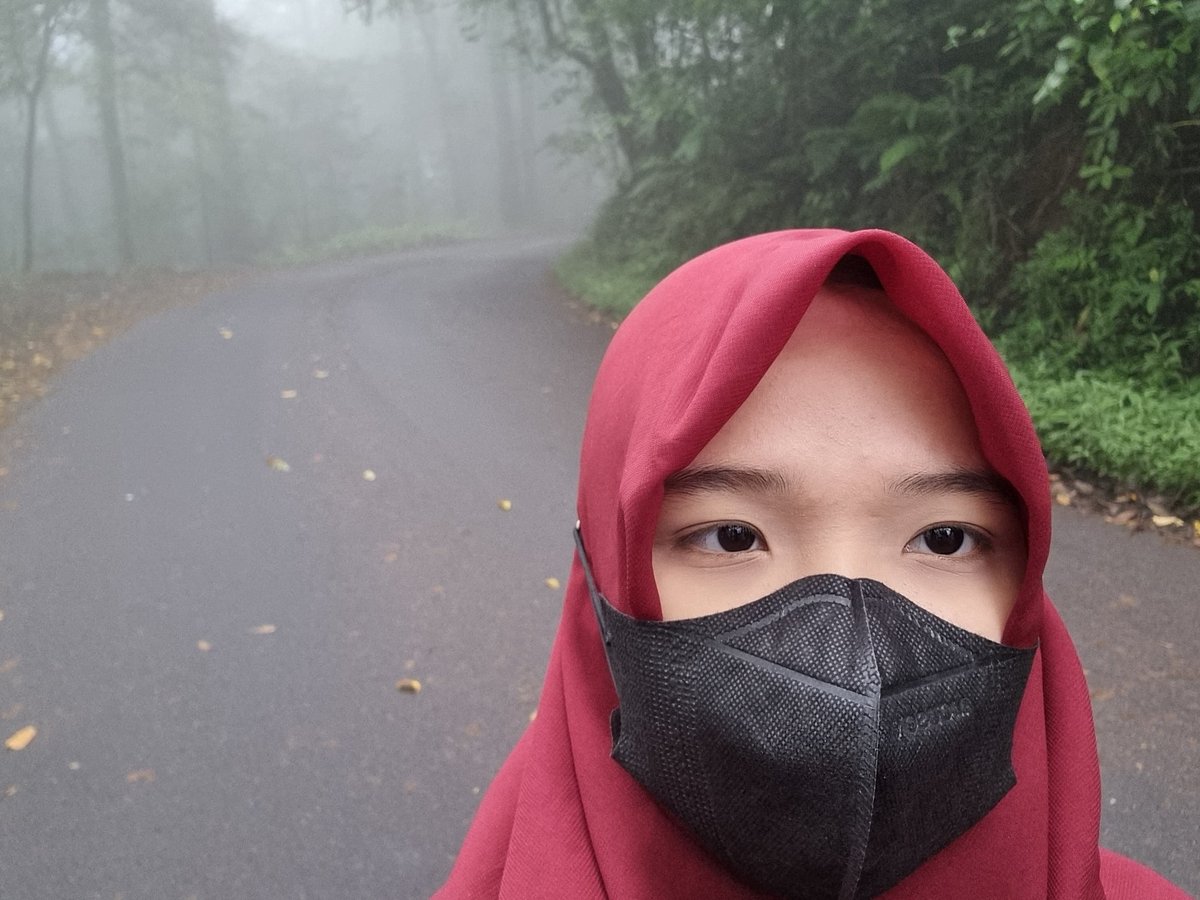 MazayaAshfa's tweet photo. Kayak di film horror gitu https://t.co/QtXLH7DIsY