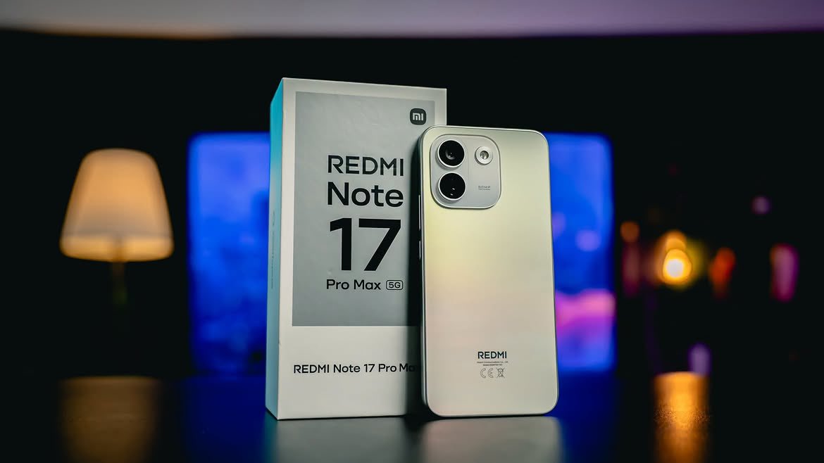 pentolgadget's tweet photo. Redmi Note 17 Pro Max 5G 10.000mAh, tapi bukan tanpa kompromi. 

• AMOLED 6,83” 1.5K 120Hz
• Snapdragon 6 Gen 5
• 50MP OIS + 8MP ultrawide
• 100W HyperCharge
• IP68
• 229g

Benchmark nya sekitar 1,14 juta AnTuTu 11 dan Geekbench 6: 1.089/3.437.

Buat harian jelas kencang, tapi Snapdragon 6 Gen 5 tetap mid-range. Jadi jangan berharap Pro Max = performa flagship. 

#RedmiNote17ProMax #Redmi #Xiaomi #Gadget #Smartphone #PentolGadget