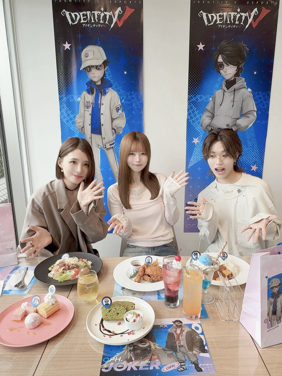 NONNPI's tweet photo. 横浜みなとみらい✖️第五人格コラボ‼️
撮影しに行ってきました🎡✨️

コラボカフェでいっぱい食べて🍗⸒⸒
スタンプラリーでいっぱい歩いたよ🚶‍♀️

#第五人格 #第五人格横浜コラボ https://t.co/YGbubvYnhf
