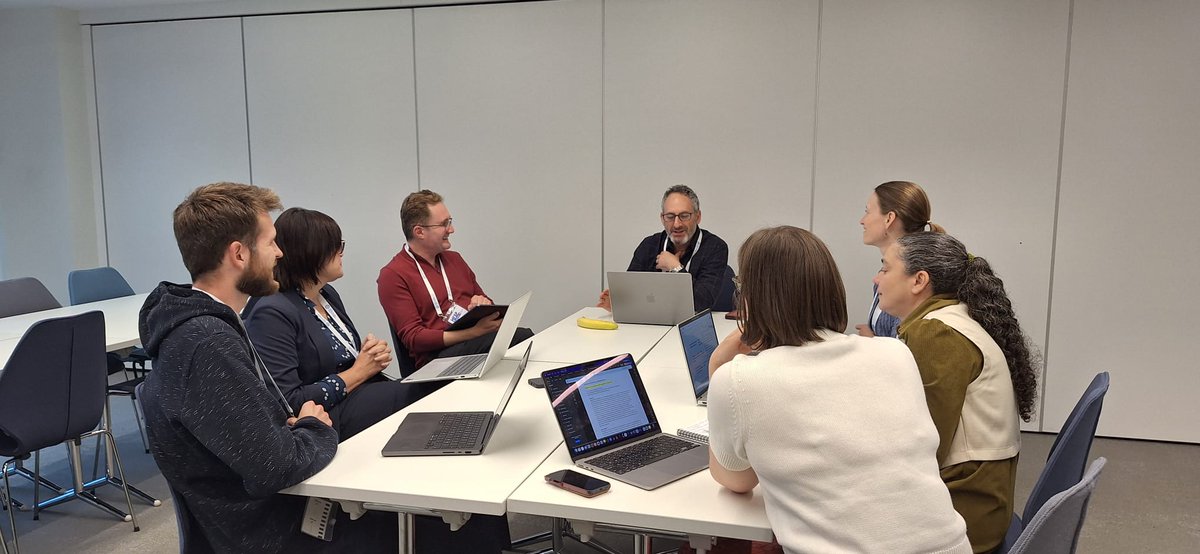 HFSP's tweet photo. The #HFSPMasterclass is underway in Oslo!

Researchers are working alongside experienced HFSP reviewers, using real examples and hands-on exercises to learn what makes a strong application for bold, international &amp; interdisciplinary science. 🧪  

#HFSP #FrontierScience #sts https://t.co/BJ1ue007Og