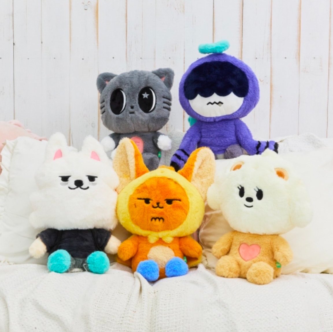 L0VELYBEOMIE's tweet photo. OH MY GOD THERE’S FINALLY PPULBATU PLUSHIES 😭😭😭 https://t.co/1C5VpWQv2L