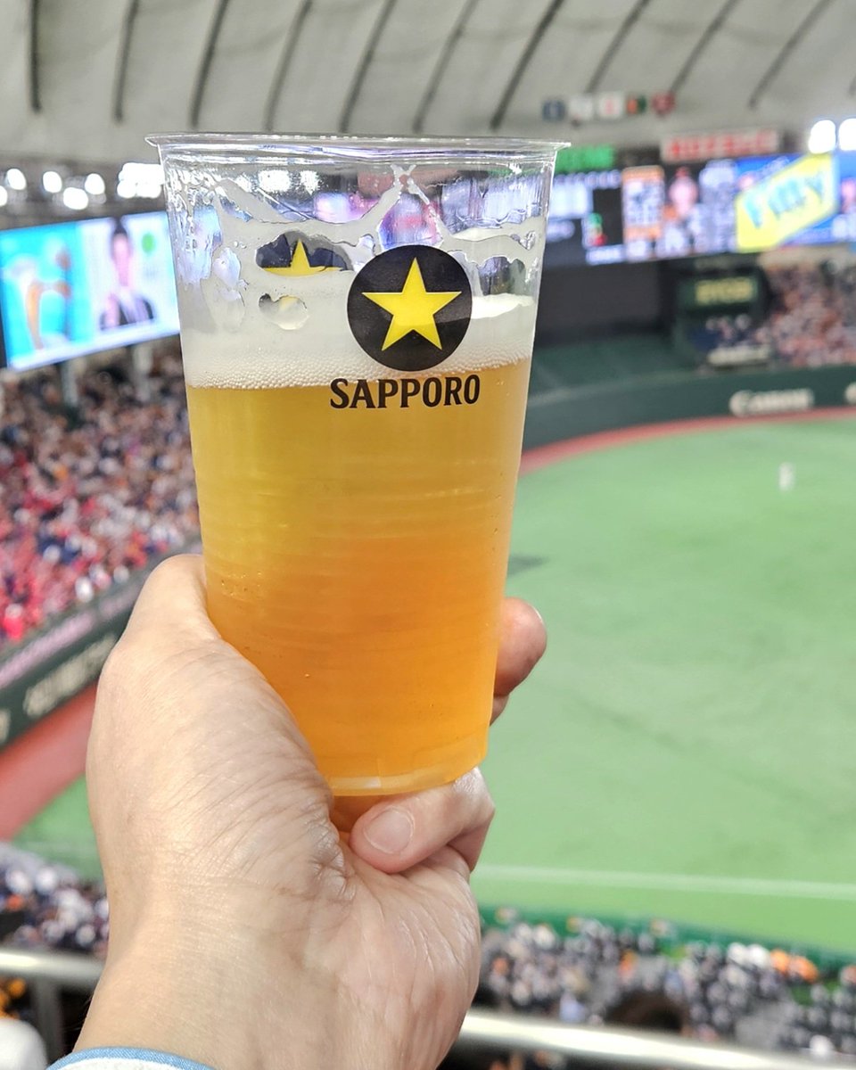 deralincho's tweet photo. 今シーズン、ラスト観戦⚾️
お馴染み🍺ちゃんたちともラスト…

🍺は #指名買い  
#カープ  
#プロ野球
#プロ野球ファンと繋がりたい https://t.co/Ehwg9rRh06