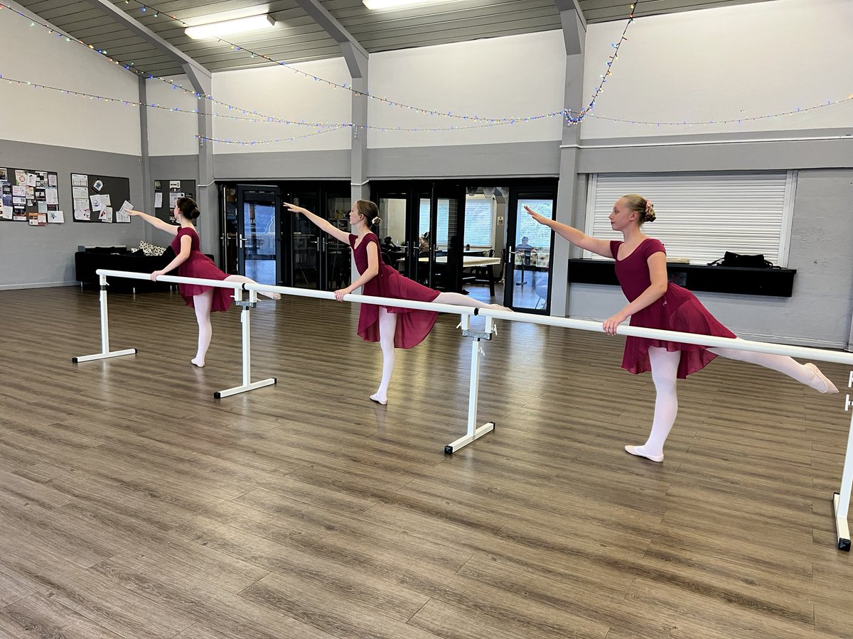 antheaking2's tweet photo. #TutuTuesday Spotlight 🌟A round of applause for our incredible ballet students who are shining brightly as they prepare for their ballet exams! 👏🩰
This week, we're celebrating the joy, dedication, and artistry they've brought to their exam syllabus.
#balletexams https://t.co/BcQEpTSv5n