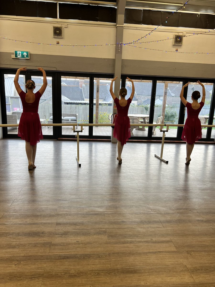 antheaking2's tweet photo. #TutuTuesday Spotlight 🌟A round of applause for our incredible ballet students who are shining brightly as they prepare for their ballet exams! 👏🩰
This week, we're celebrating the joy, dedication, and artistry they've brought to their exam syllabus.
#balletexams https://t.co/BcQEpTSv5n