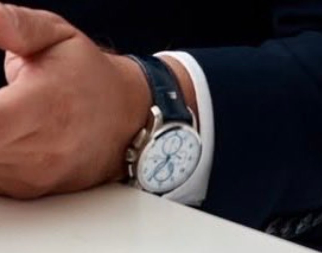szachmad's tweet photo. Poseł Tomasz Trela z Lewicy. 

Zegarek Maurice Lacroix Pontos Chronograph za 15 490 zł. 

Lewica. Blisko ludzi. https://t.co/GLfdPVo0Za