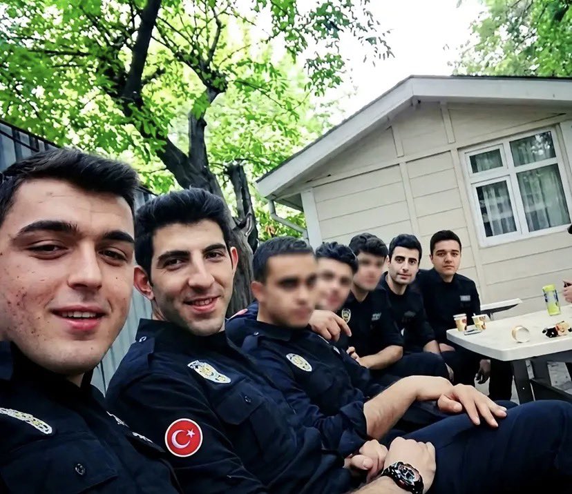 olumsuzsehitler's tweet photo. İstanbul Beşiktaş’taki Vodafone Park’ta, maç çıkışında düzenlenen bombalı terör saldırısında şehit düştüler. 

Şehit Oğuzhan Duyar.
Şehit Hüseyin Akyüz.
Şehit Süleyman Sorkut.
Şehit Bora Çelik. https://t.co/qdHG5BiTY5