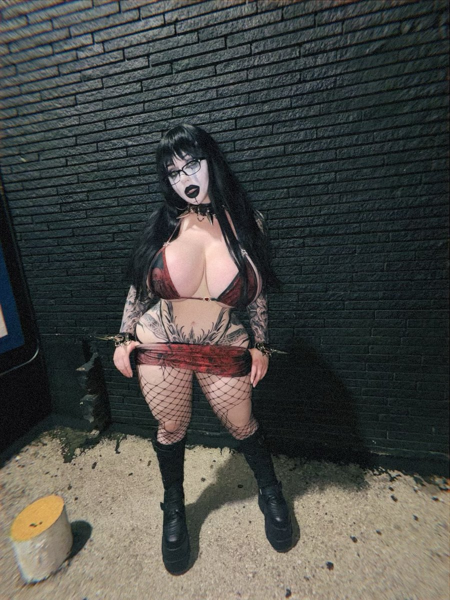 Ghouliette666's tweet photo. your dream Bratz doll https://t.co/t9LDNjYOoz