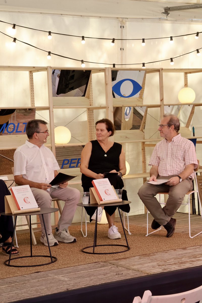 RicardLahoz's tweet photo. 🎙️A @LaSetmana he conduït una edició especial del #Compaginades de @PublicacionsURV 

📙 Conversant amb 4 convidats sobre una obra excepcional: 'Carmina Burana. Música i Poesia'

@universitatURV i @UniBarcelona

🎧📱🖥️Aquí el pots escoltar i veure 

https://t.co/TUF1nS3Tkg https://t.co/QNQQlLelWJ