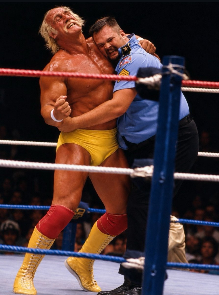 Deebs70's tweet photo. On this day in 1988, Hulk Hogan defeated The Big Bossman via count-out at a sold-out show in Miami, FL.

"Hulkamania is the ONLY true law &amp; order of the World Wrestling Federation, brother!" 👇 https://t.co/mtv6ErH8k5
