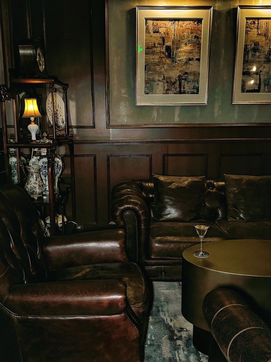tide_keith_33's tweet photo. [Check out the traditional distillery corner where a playful sneaky spoon catches the old charm!]， https://t.co/pSze28htLH