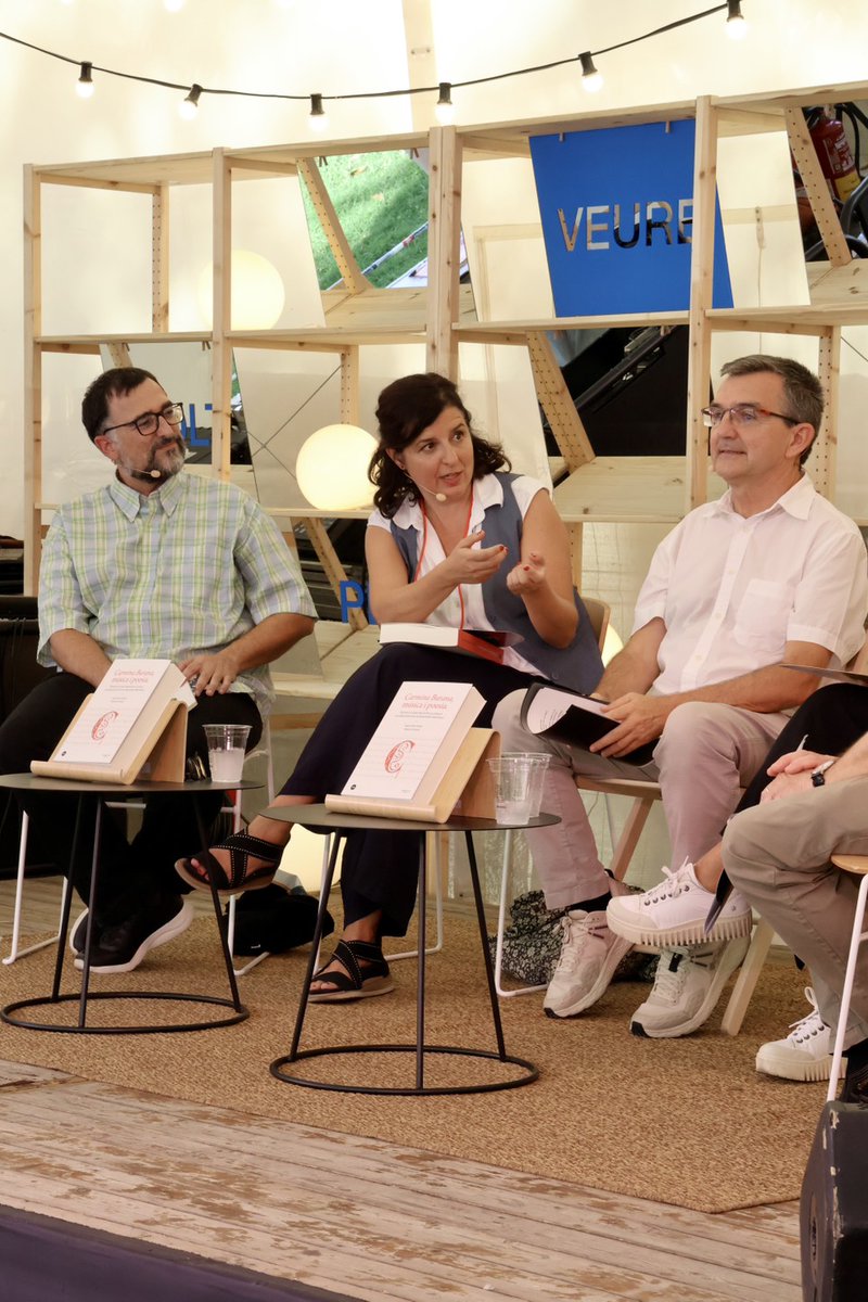 RicardLahoz's tweet photo. 🎙️A @LaSetmana he conduït una edició especial del #Compaginades de @PublicacionsURV 

📙 Conversant amb 4 convidats sobre una obra excepcional: 'Carmina Burana. Música i Poesia'

@universitatURV i @UniBarcelona

🎧📱🖥️Aquí el pots escoltar i veure 

https://t.co/TUF1nS3Tkg https://t.co/QNQQlLelWJ