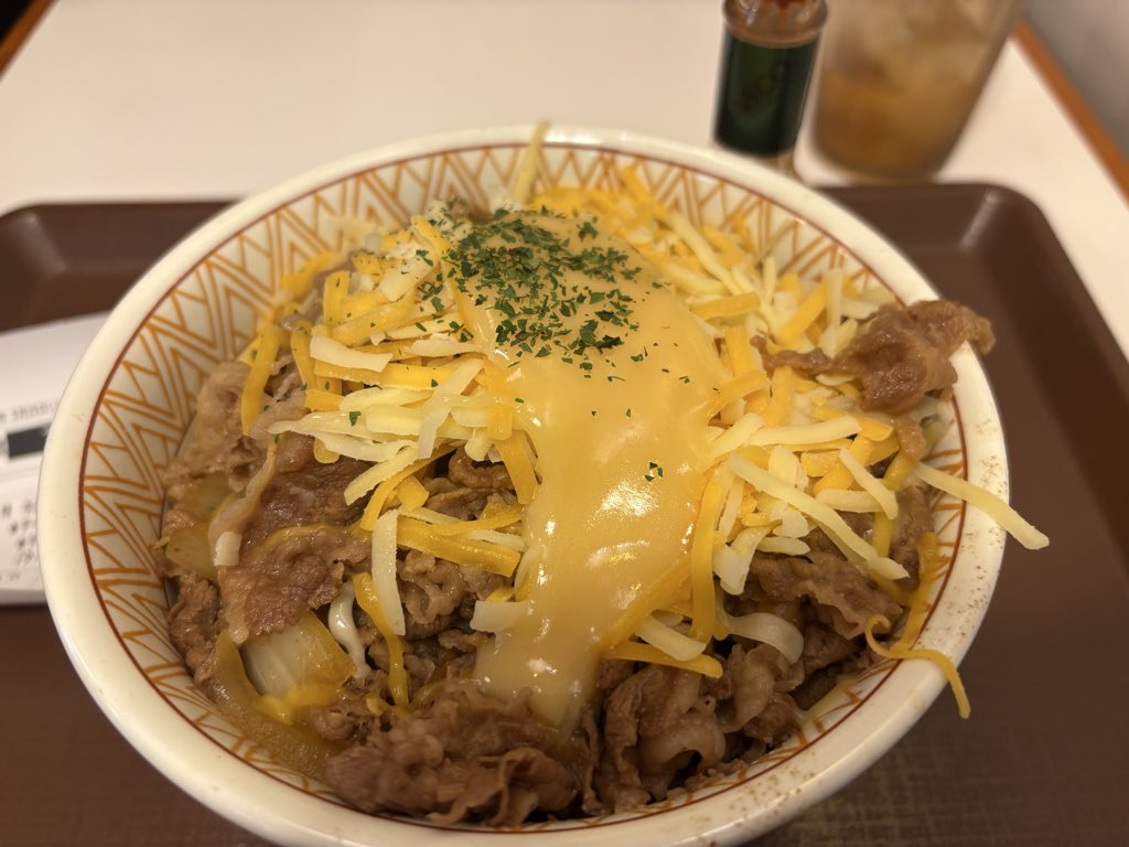 frontmemory_'s tweet photo. チー牛がチーズ牛丼を捕食 https://t.co/hDGF3lAI6Z