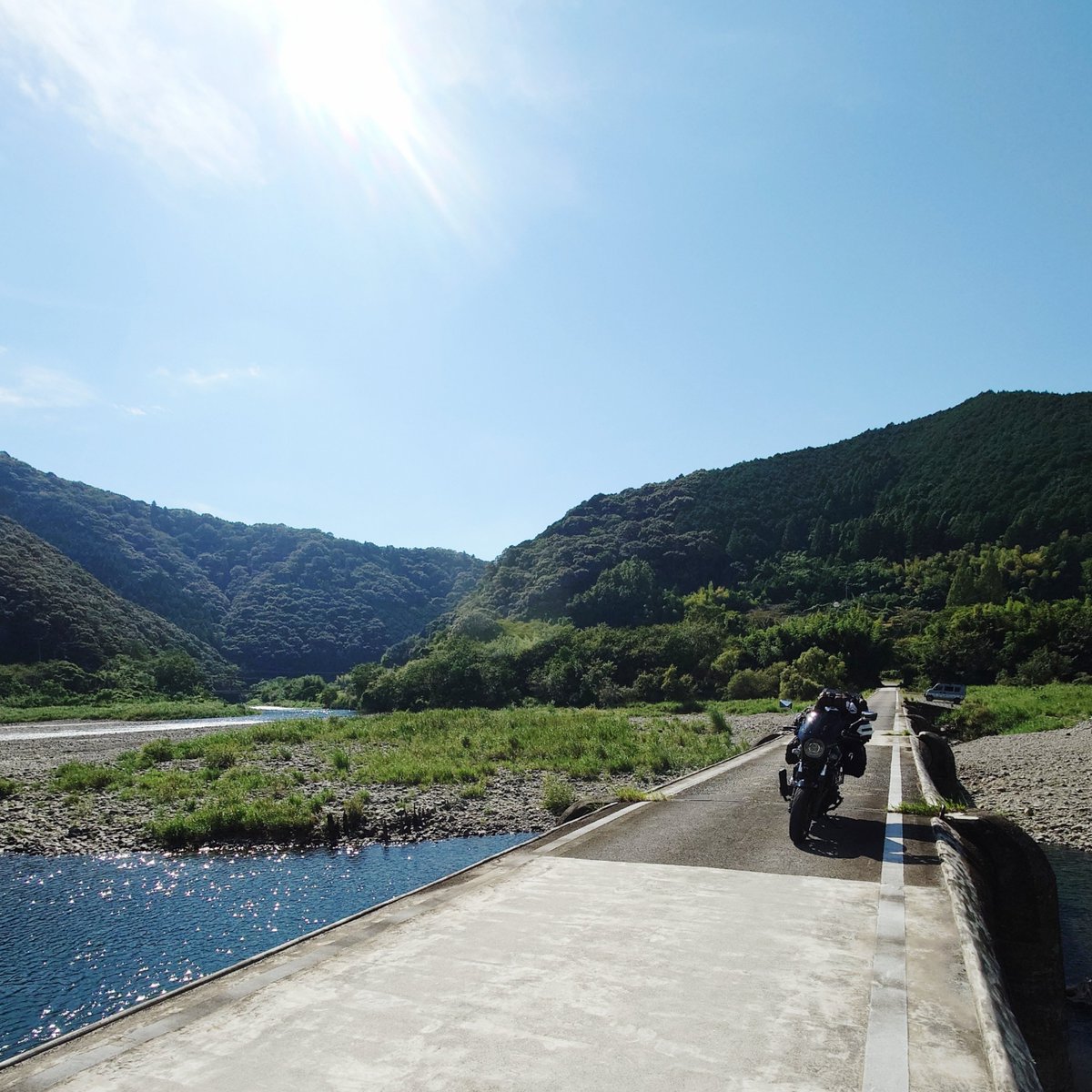 capi_okapi's tweet photo. 白柴キャンツー1355km④
〜柚鬼媛&amp;鬼王丸・沈下橋編〜

#柴犬 #柚鬼媛 #鬼王丸 #沈下橋 #shibainu https://t.co/zhrgD7rziS