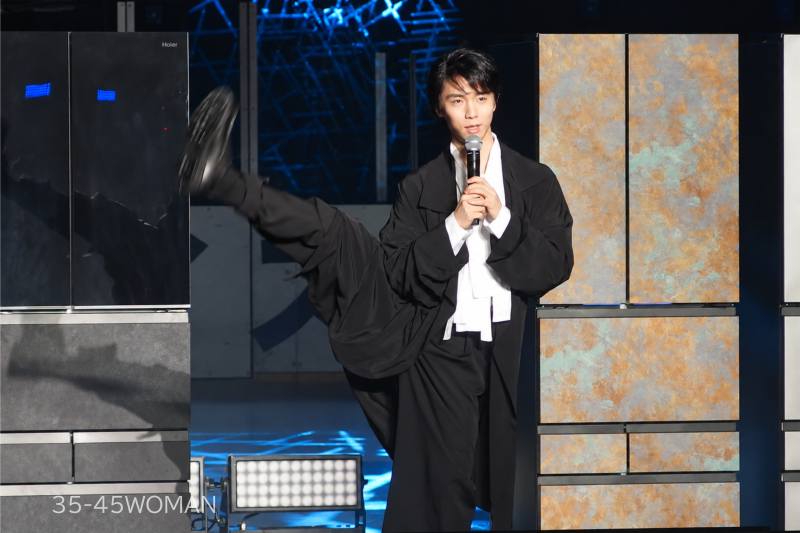 ai_k's tweet photo. #羽生結弦 さん登壇
「ハイアール・AQUA新製品記者発表会」お写真その6～8📷

イベントレポ、その他お写真
https://t.co/HG3jLPm1a4

🎥動画に関してはコチラのチャンネルで👇
https://t.co/1a23qFfEZR

#ハイアール #AQUA #YuzuruHanyu https://t.co/P1Ud0lkd6c