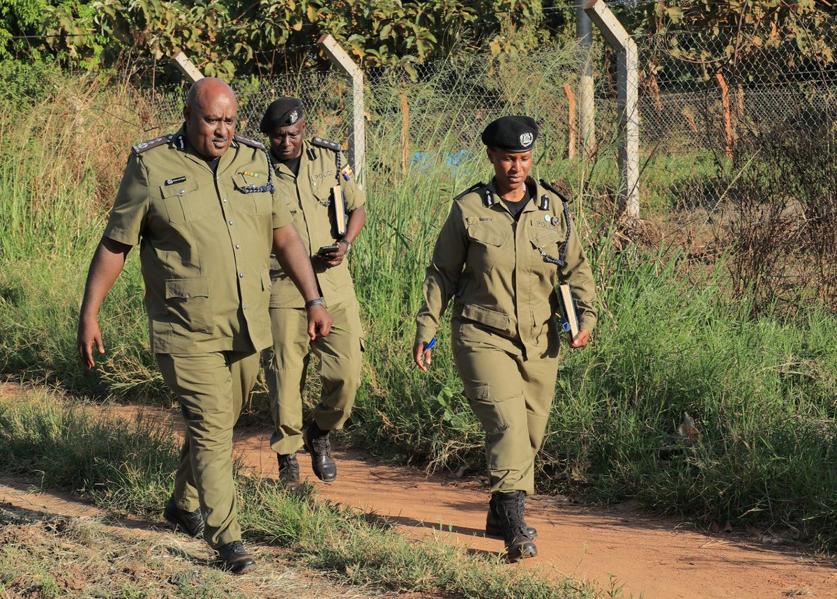 PoliceUg's tweet photo. The Deputy Director Welfare, Production and Sports, SCP Timothy Halango, has led a team of senior officers to inspect police land at Erute and Ireda in North Kyoga Policing Region in Lira City, earmarked for the proposed establishment of a Regional Police Secondary School and a Community Policing Centre of Excellence, respectively.

The proposed developments aim to improve officers' welfare, enhance educational opportunities for their children and strengthen community policing.
https://t.co/jLWMZvX2Br